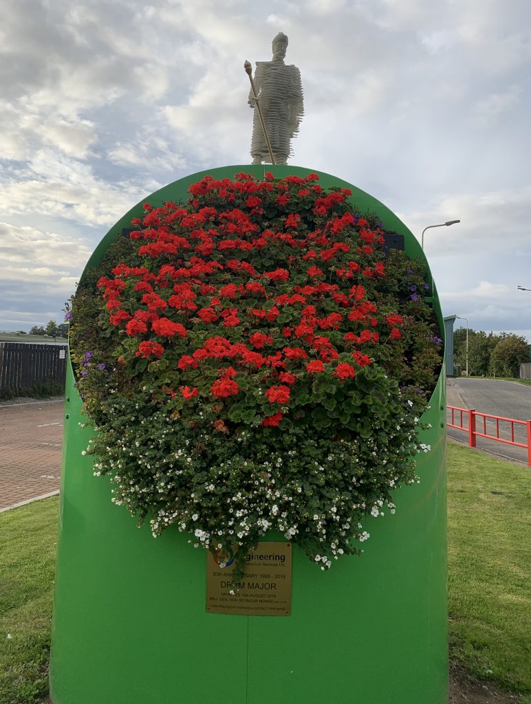 Statue’s Blooming