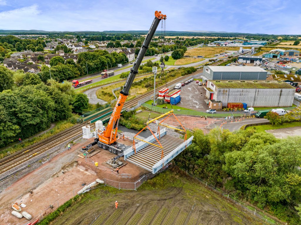 Giant crane for ‘heaviest’ bridge ever